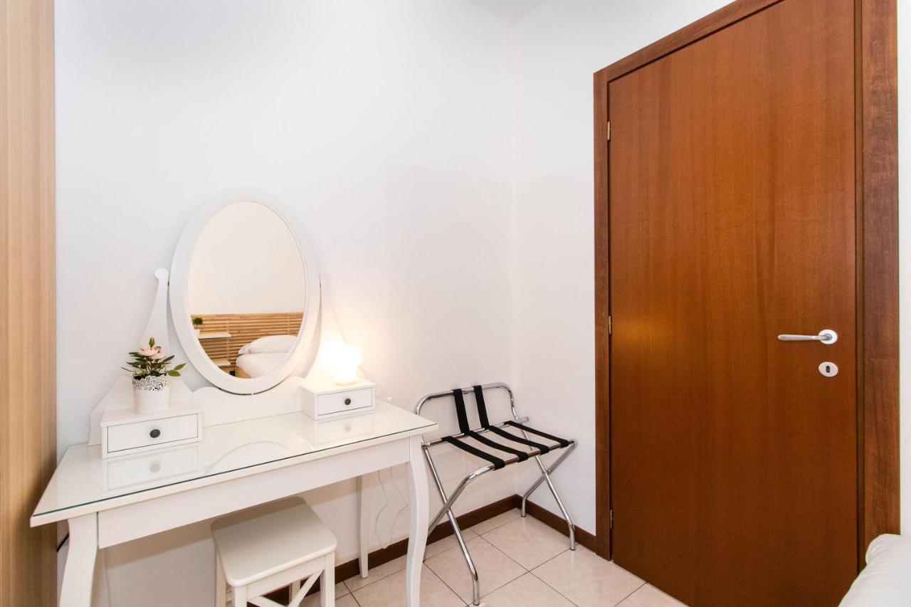 Come Casa Like Home Apartment With Parking Турин Экстерьер фото